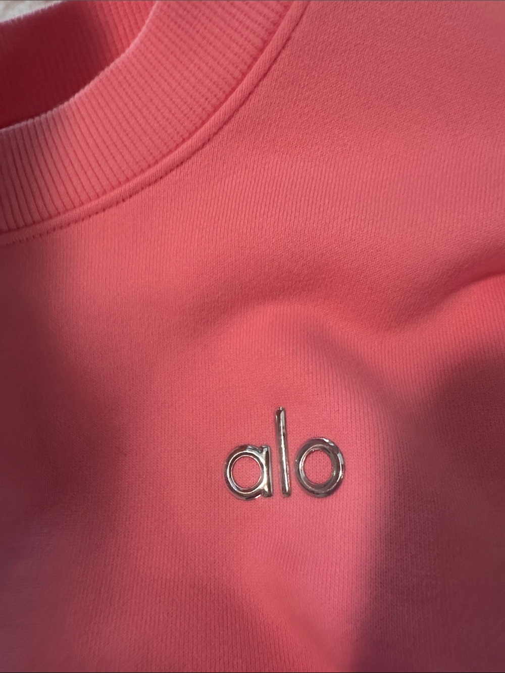 ALO Yoga Neon Bubblegum Pink Cropped Accolade Crewneck Sweatshirt Medium - Picture 6 of 11